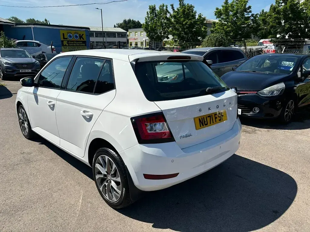 Used Skoda Fabia SE Drive 95 HP (69 kW) 2021 White Hatchback