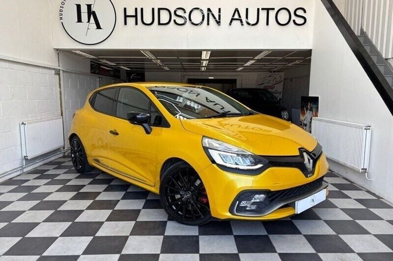 Yellow Used 2018 Renault Clio IV Trophy Hatchback | £12,495 (Fair price) - Image 1/1