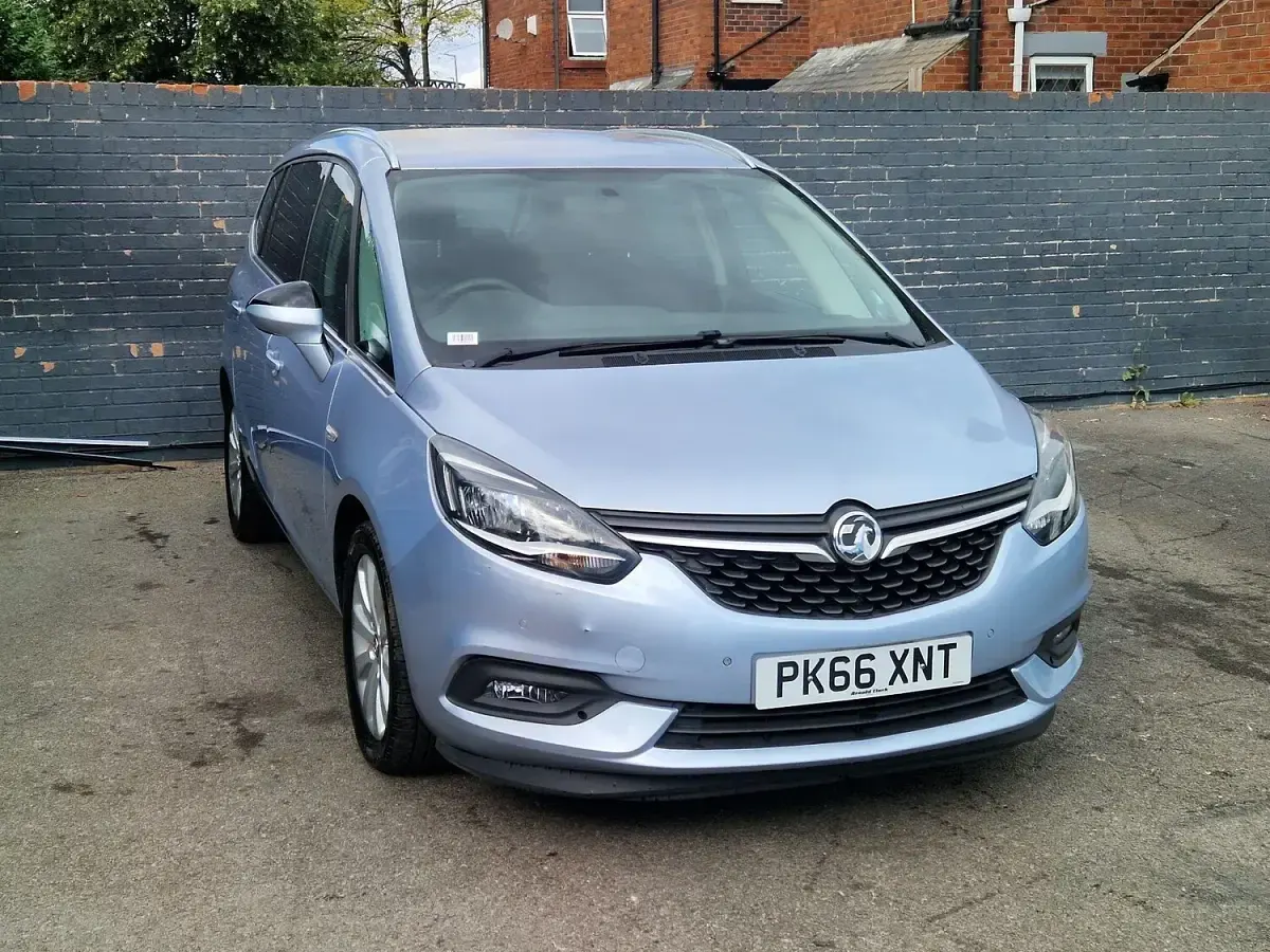 Used Vauxhall Zafira 140 HP (102 kW) 2016 Silver MPV