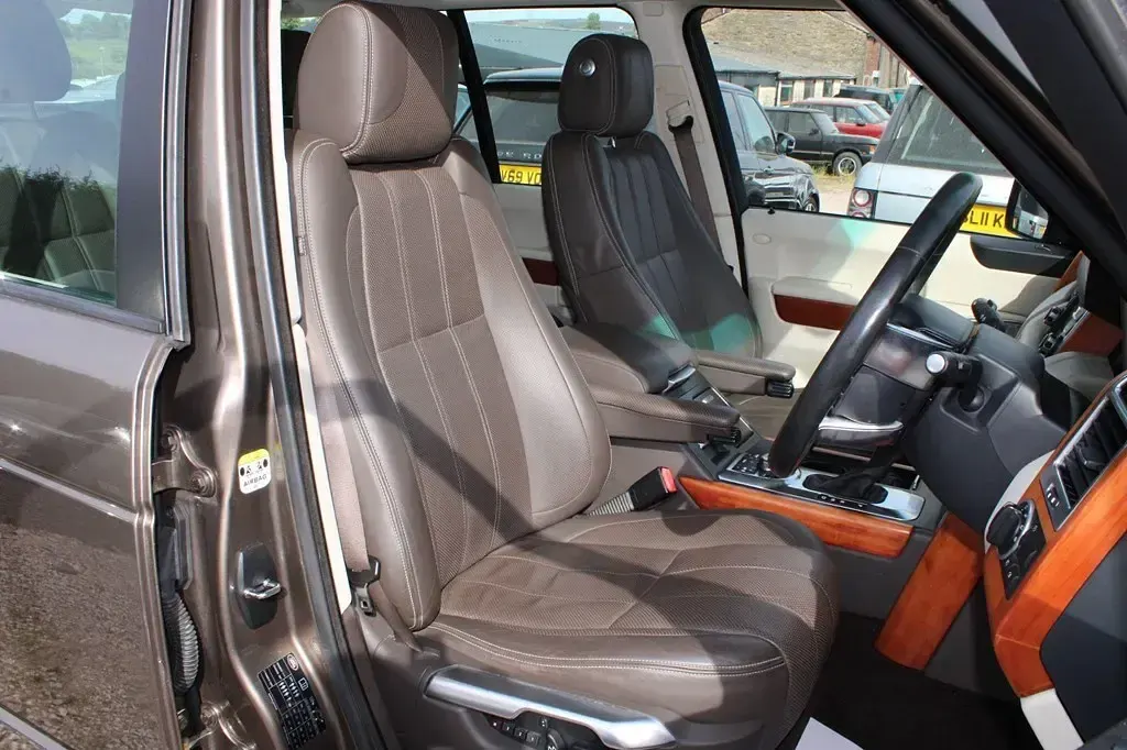 Used Land Rover Range Rover Vogue SE 271 HP (199 kW) 2010 Bronze SUV