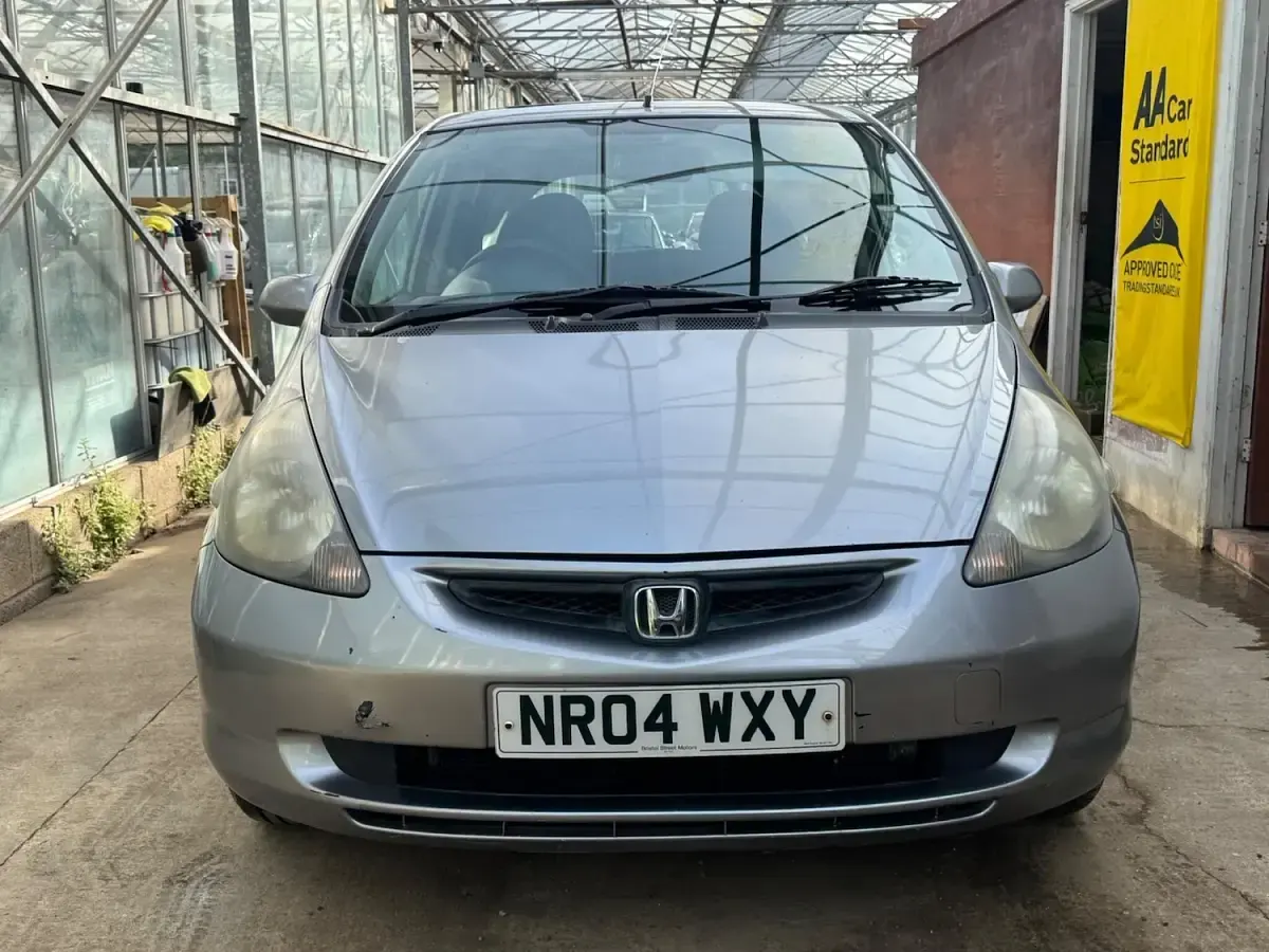 Used Honda Jazz SE 83 HP (61 kW) 2004 Silver Hatchback