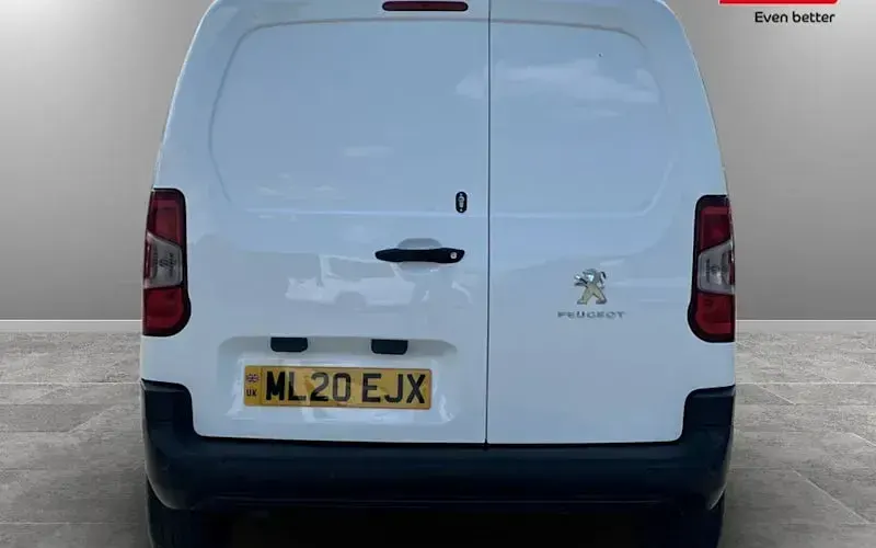 Begagnad Peugeot Partner 102 HK (75 kW) 2021 Minibuss