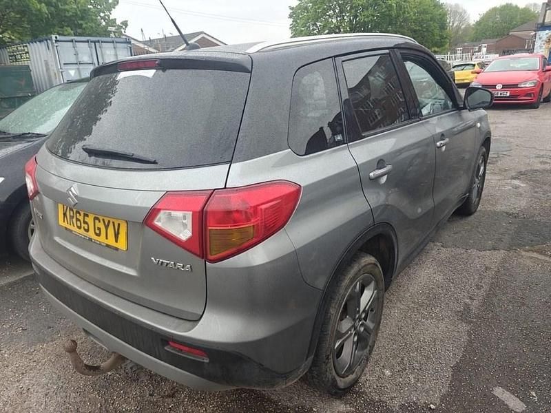 Second-hand Suzuki Vitara SZ-T 120 CP (88 kW) 2016 Gri SUV