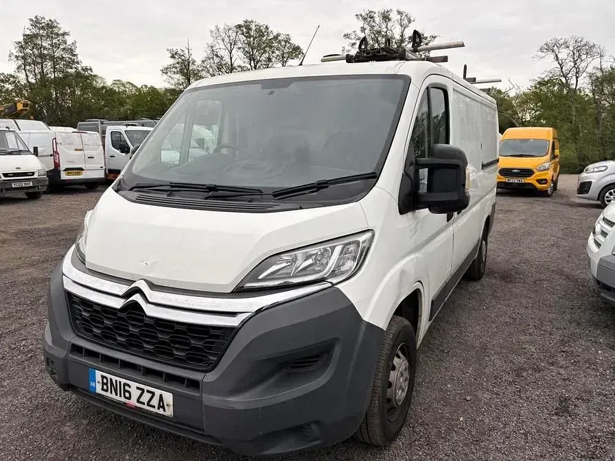 Usado Citroën Relay 130 HP (95 kW) 2016 Branco Van