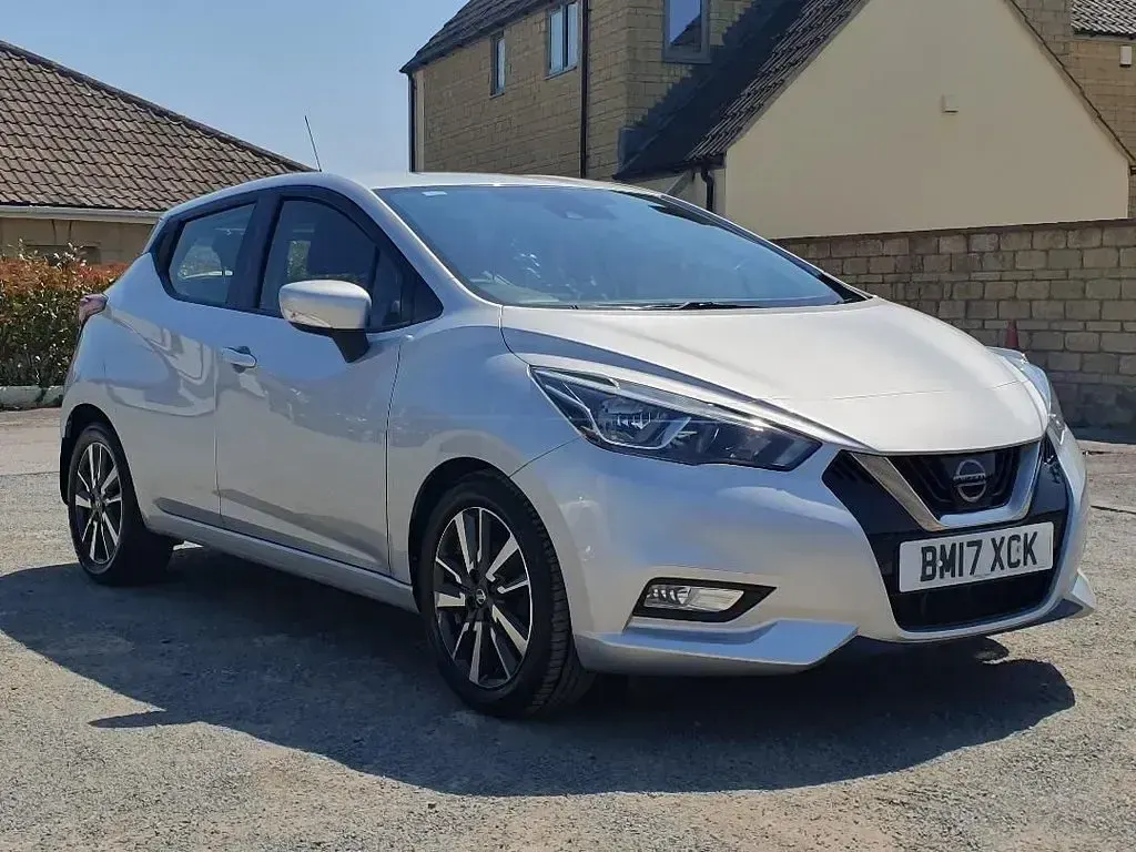 Used Nissan Micra Acenta 90 HP (66 kW) 2017 Silver Hatchback