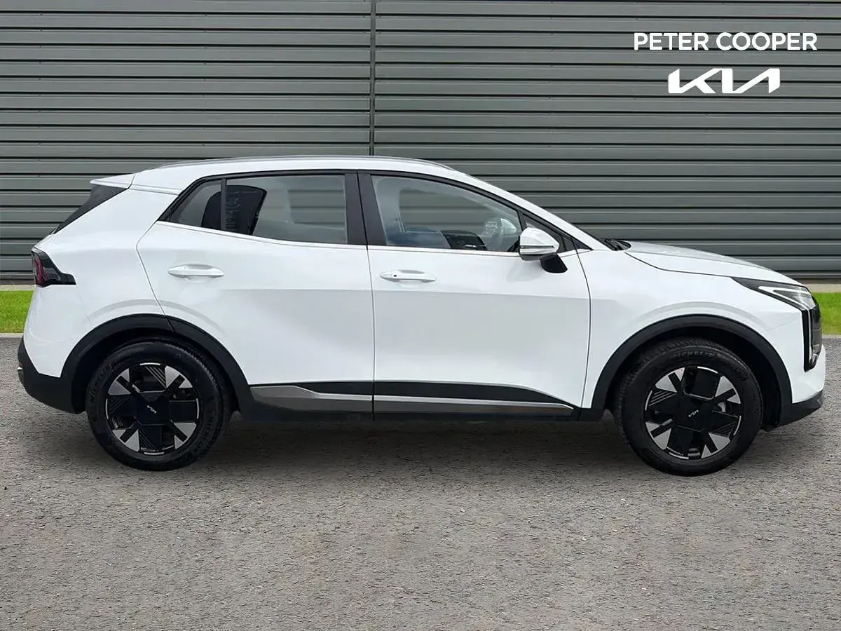 Used Kia Sportage 2025 White SUV