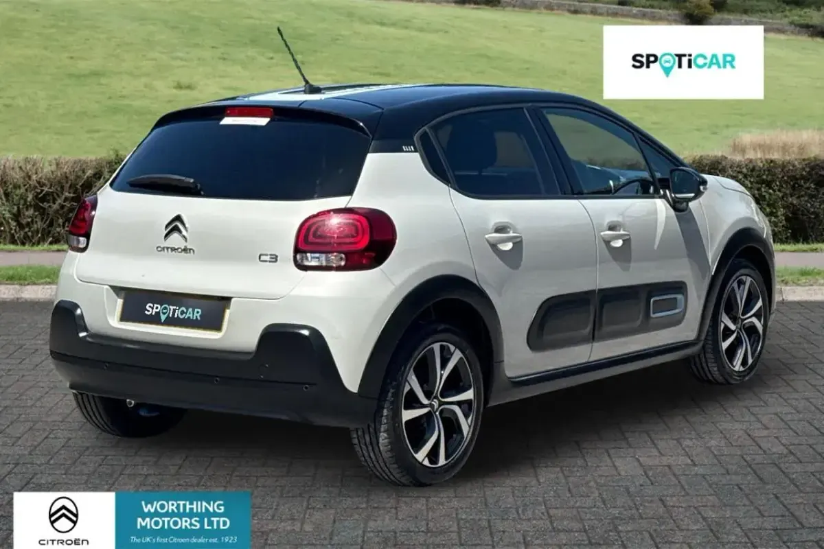Używany Citroën C3 PureTech 82 KM (60 kW) 2023 Brązowy Hatchback