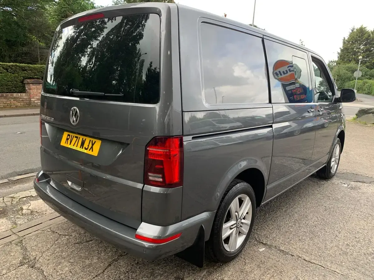 Used VW Transporter Highline 150 HP (110 kW) 2021 Grey Van