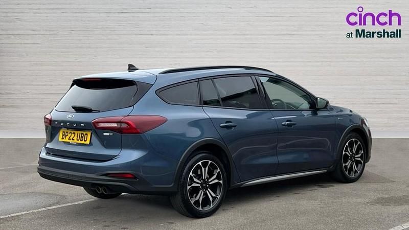 Used Ford Focus Active 155 HP (114 kW) 2022 Blue Estate
