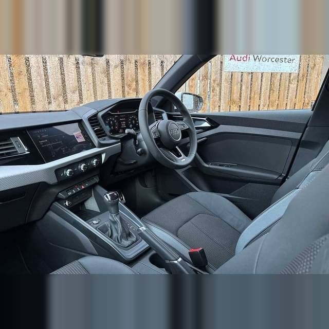 Image 2/4