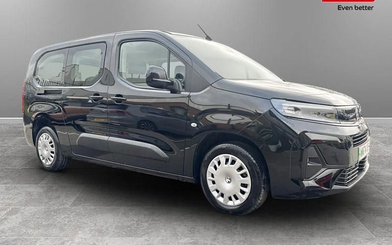 Used Vauxhall Combo Design Edition 100 kW (136 HP) 2026 MPV