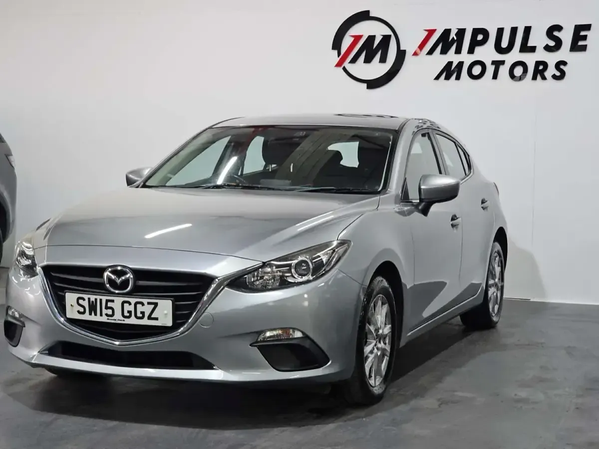 Usado Mazda 3 100 HP (73 kW) 2015 Prateado Citadino