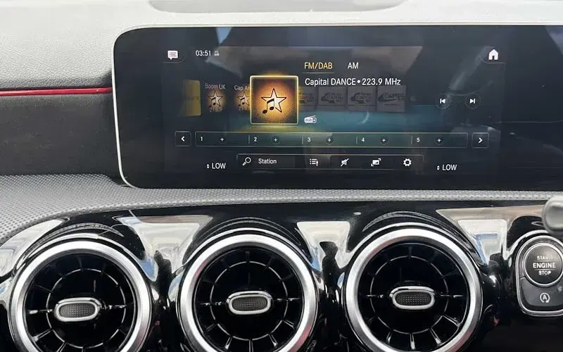 Used Mercedes A180 AMG line 116 HP (85 kW) 2019 White Hatchback