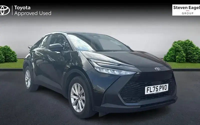 Used Toyota C-HR 140 HP (102 kW) 2025 SUV