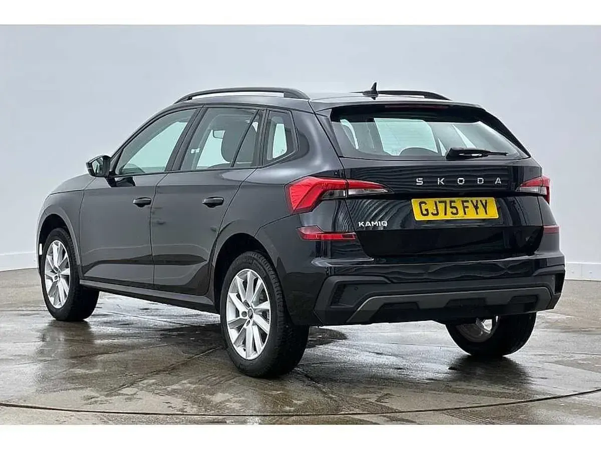 Used Skoda Kamiq SE 70 HP (51 kW) 2025 Black magic pearl effect SUV