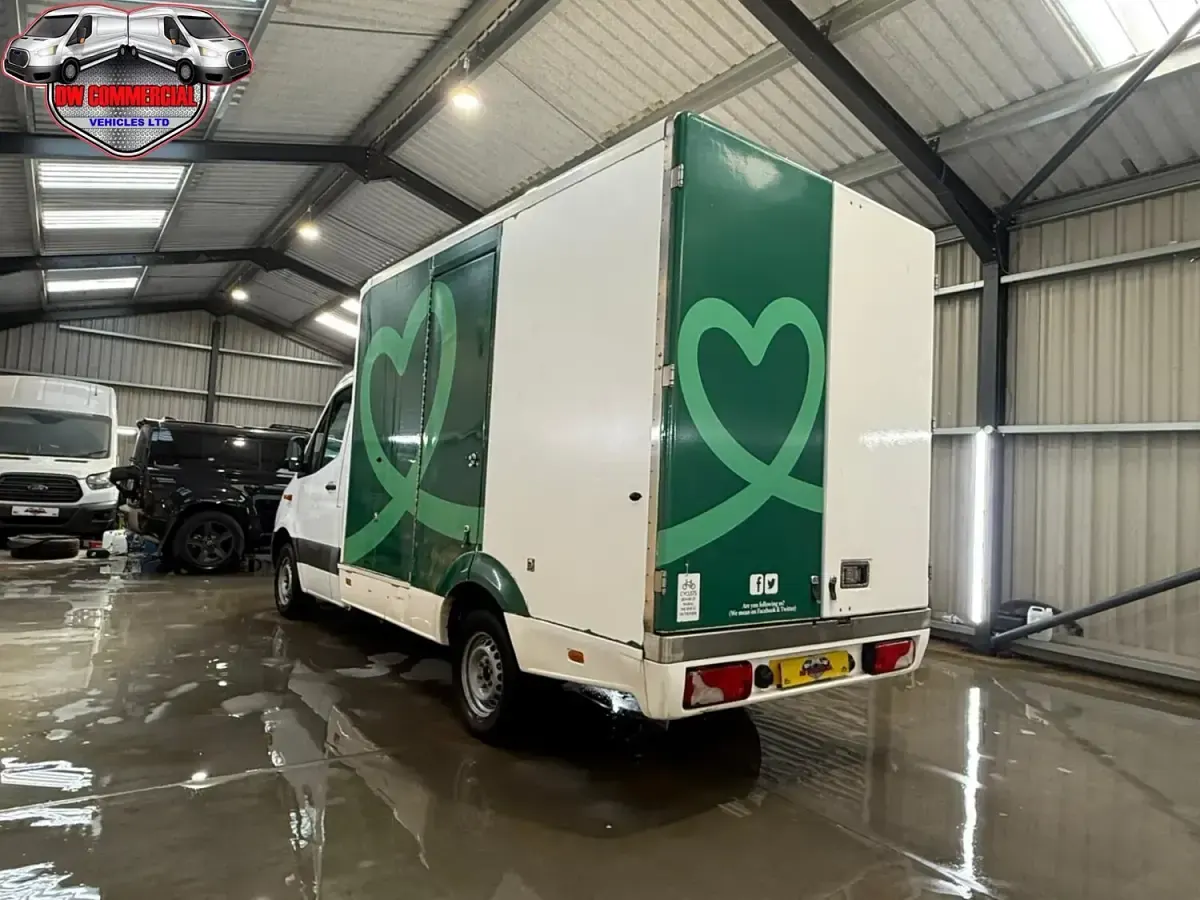 Used Mercedes Sprinter 140 HP (102 kW) 2021 White Van