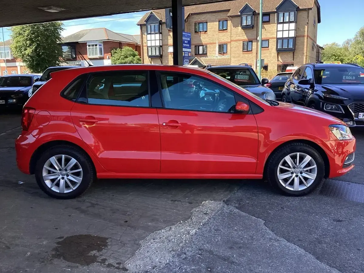 Used VW Polo SE 2015 Red Hatchback