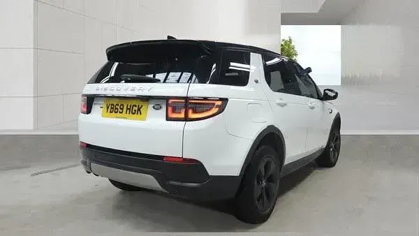 Used Land Rover Discovery 5 SE 2019 White SUV