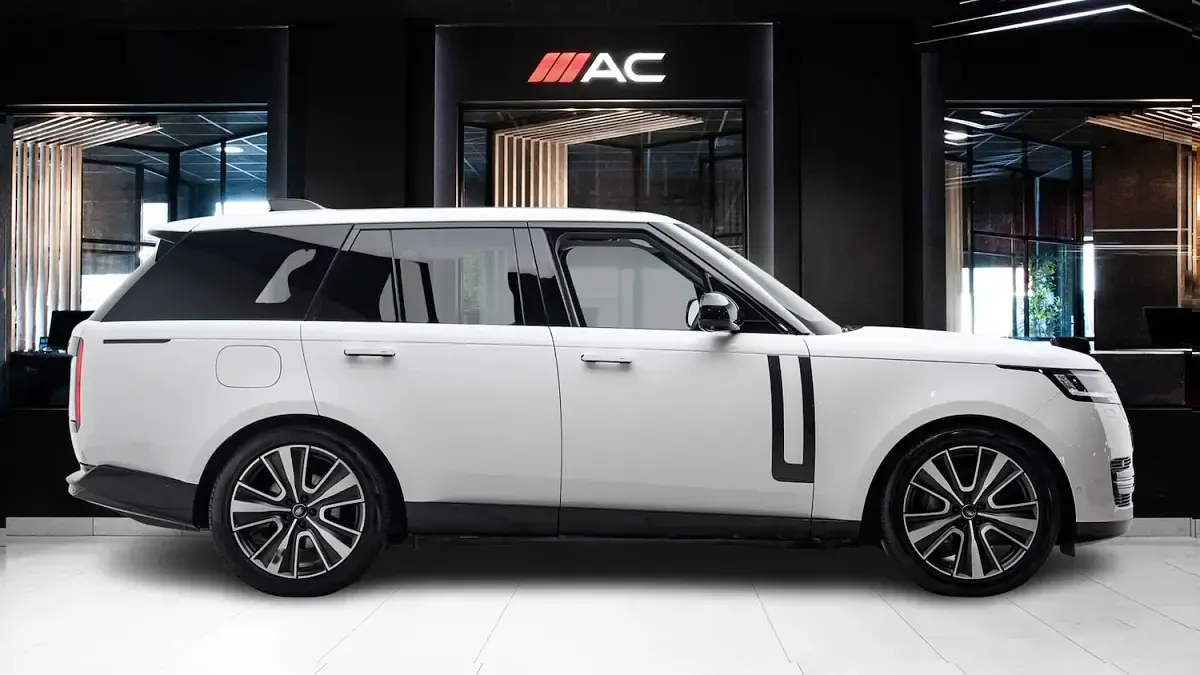 Used Land Rover Range Rover SE 2024 White SUV