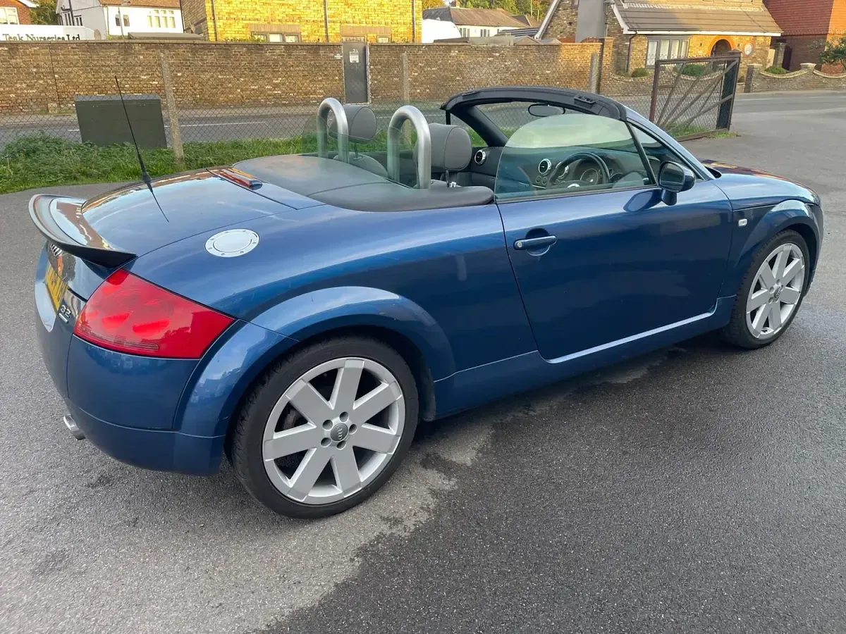 Used Audi TT 250 HP (183 kW) 2004 Blue Coupe