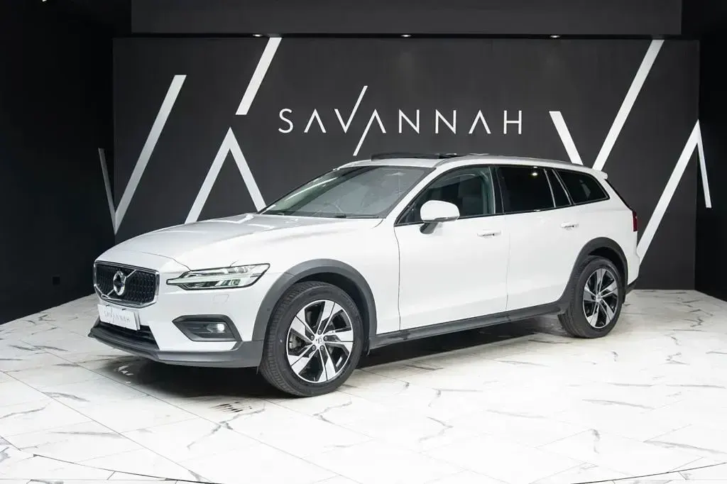 Used Volvo V60 CC 2020 White Estate