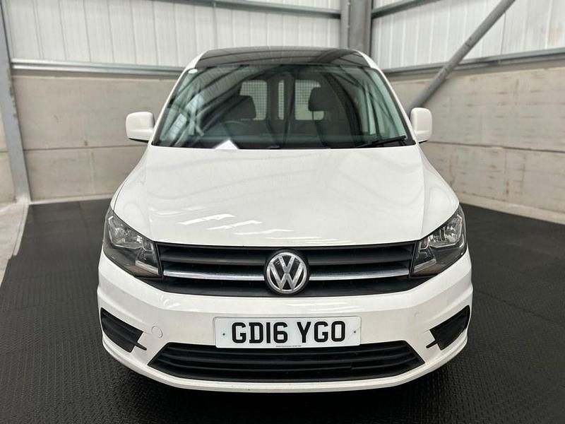 Begagnad VW Caddy Trendline 102 HK (75 kW) 2016 Vit Minibuss