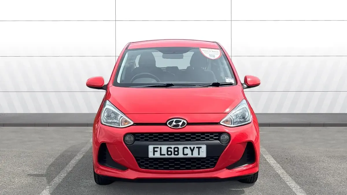 Used Hyundai i10 SE 67 HP (49 kW) 2018 Red Hatchback