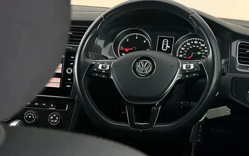 Used VW Golf VII SE 150 HP (110 kW) 2017 Silver Hatchback