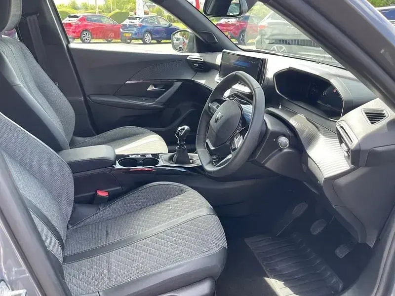 Used Peugeot 2008 Allure 129 HP (94 kW) 2024 Grey SUV