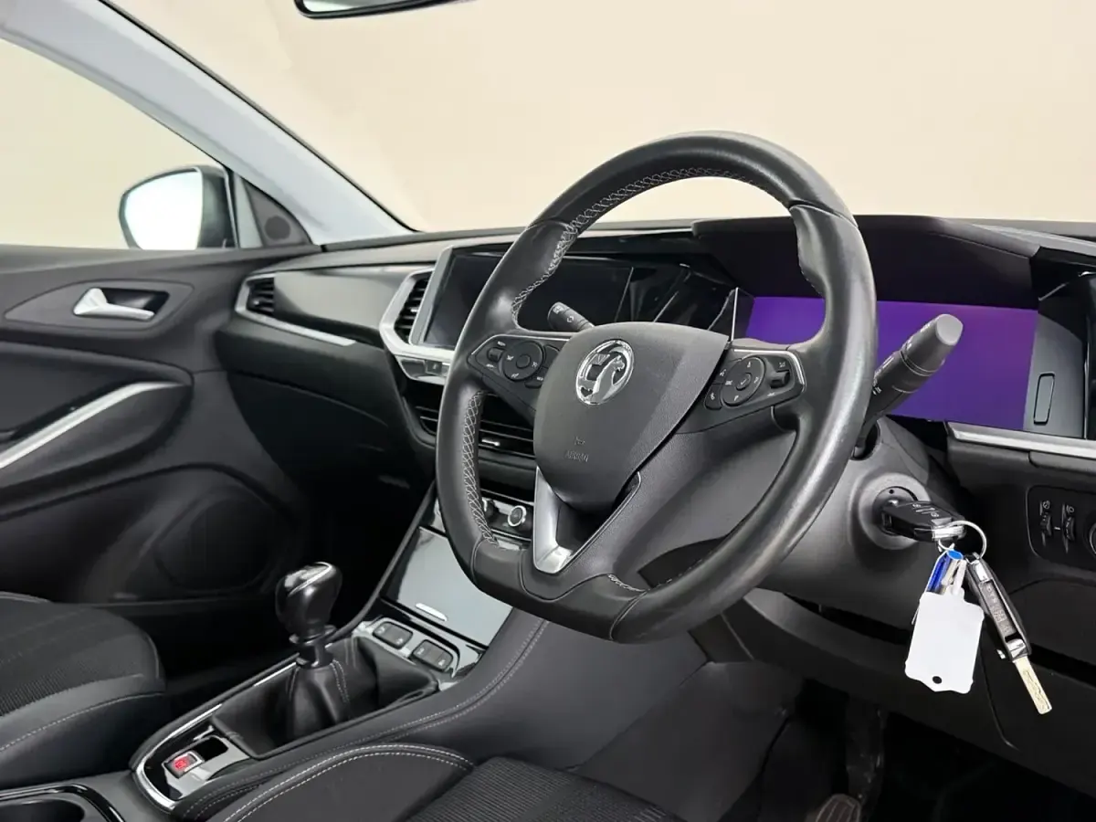Used Vauxhall Grandland X S 131 HP (96 kW) 2023 Grey SUV
