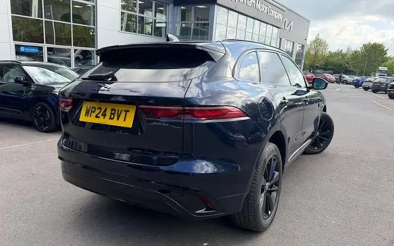 Używany Jaguar F-Pace R-Dynamic 204 KM (150 kW) 2024 Niebieski SUV