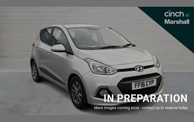 Silver Used 2016 Hyundai i10 Premium Hatchback | £8,186 (Fair price) - Image 1/4