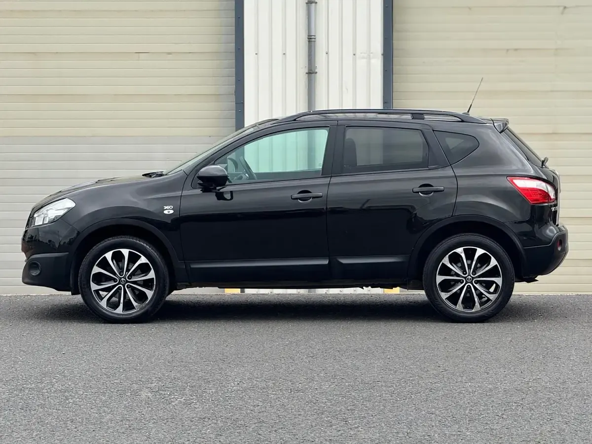 Used Nissan Qashqai 360º 110 HP (80 kW) 2013 Black SUV