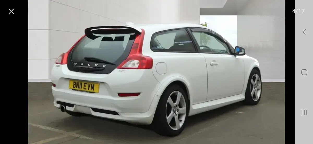 Used Volvo C30 R-Design 114 HP (83 kW) 2011 White Hatchback