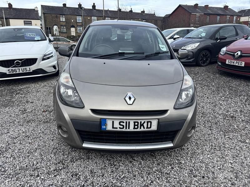 Used Renault Clio II Dynamique 2011 Beige Hatchback