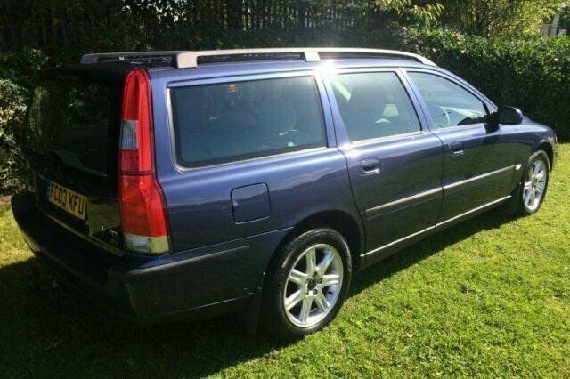 Used 2003 Volvo V70 Estate | £2,499 (Good price) - Image 1/4