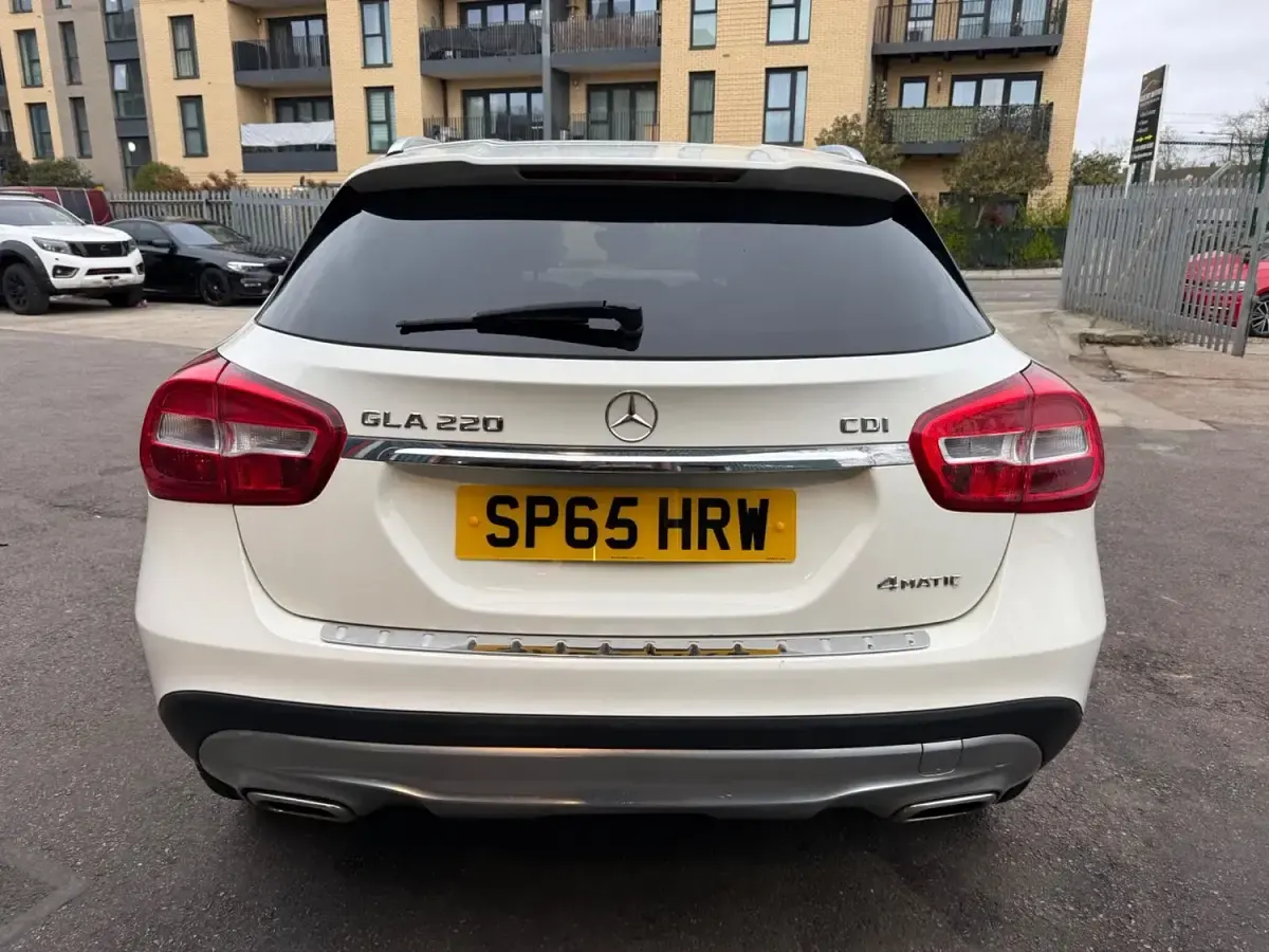 Käytetty Mercedes GLA220 2015 Valkoinen Katumaasturi
