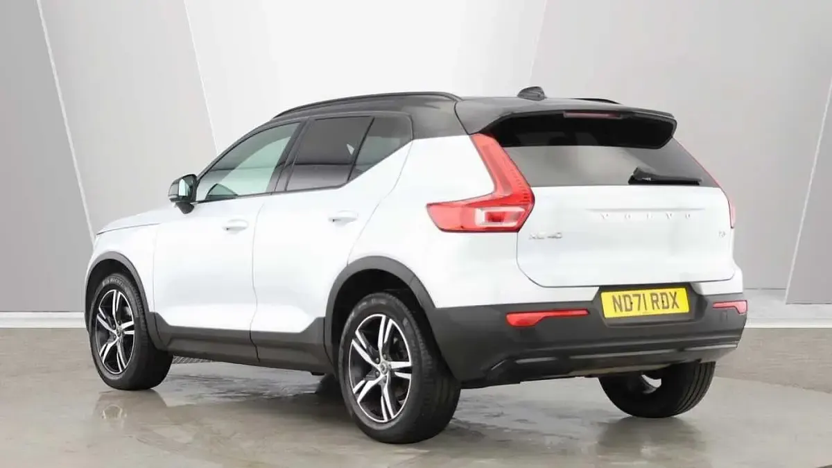 Used Volvo XC40 R-Design 161 HP (118 kW) 2022 Silver SUV