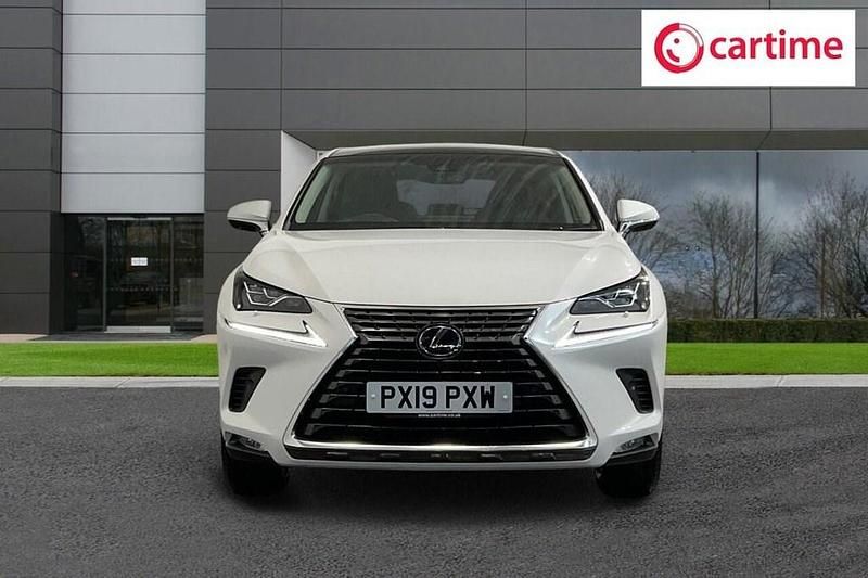 Used Lexus NX300h E-FOUR 197 HP (144 kW) 2019 White SUV