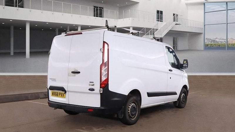 Used Ford Transit Custom 105 HP (77 kW) 2019 White Van