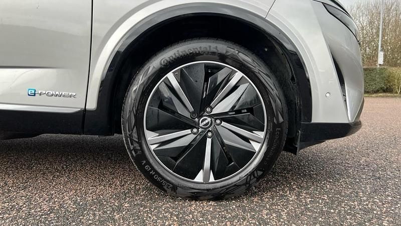 Used Nissan Qashqai Tekna 190 HP (139 kW) 2024 Silver SUV