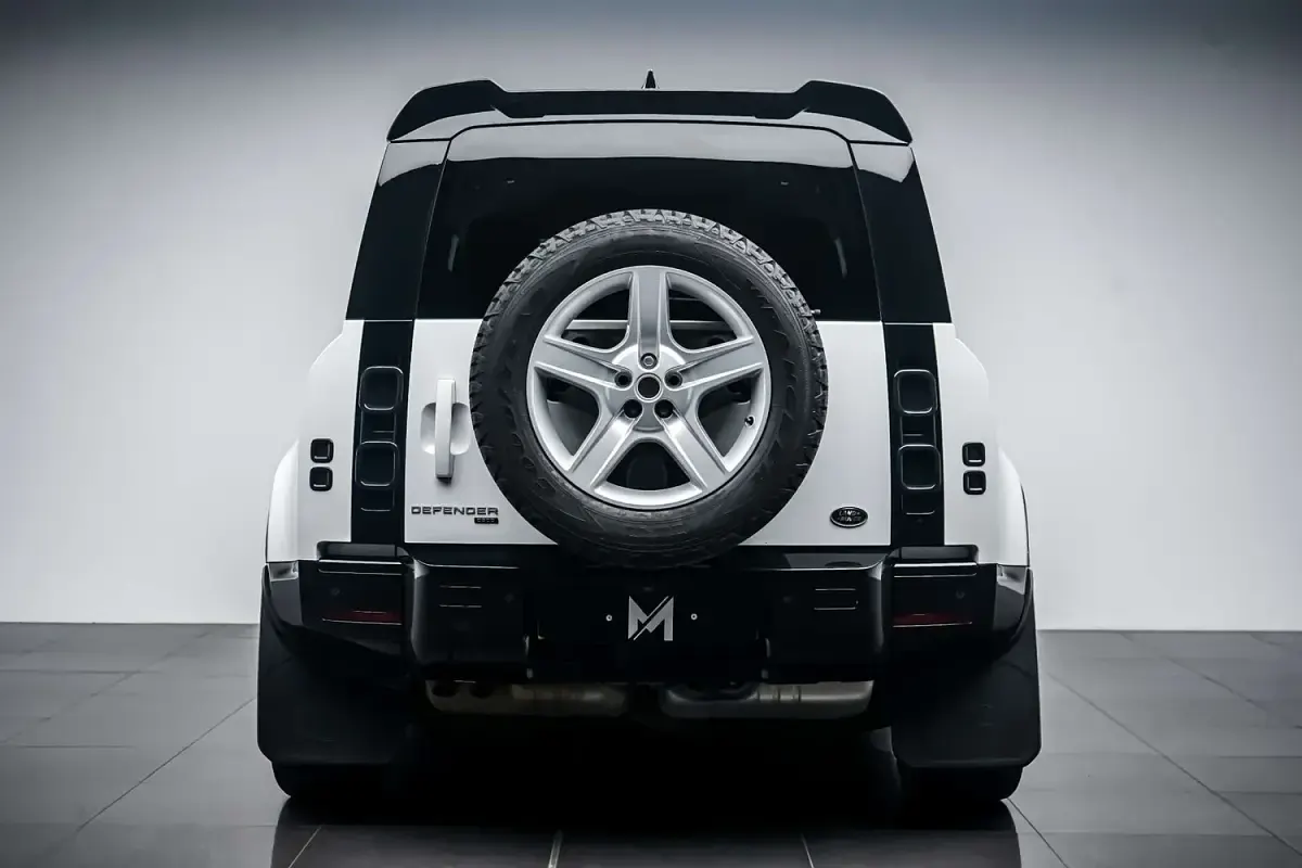 Używany Land Rover Defender SE 300 KM (220 kW) 2021 Biały SUV