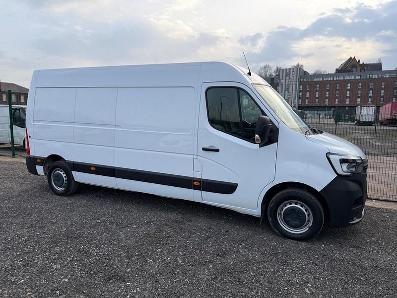Used Renault Master Business 2022 White MPV