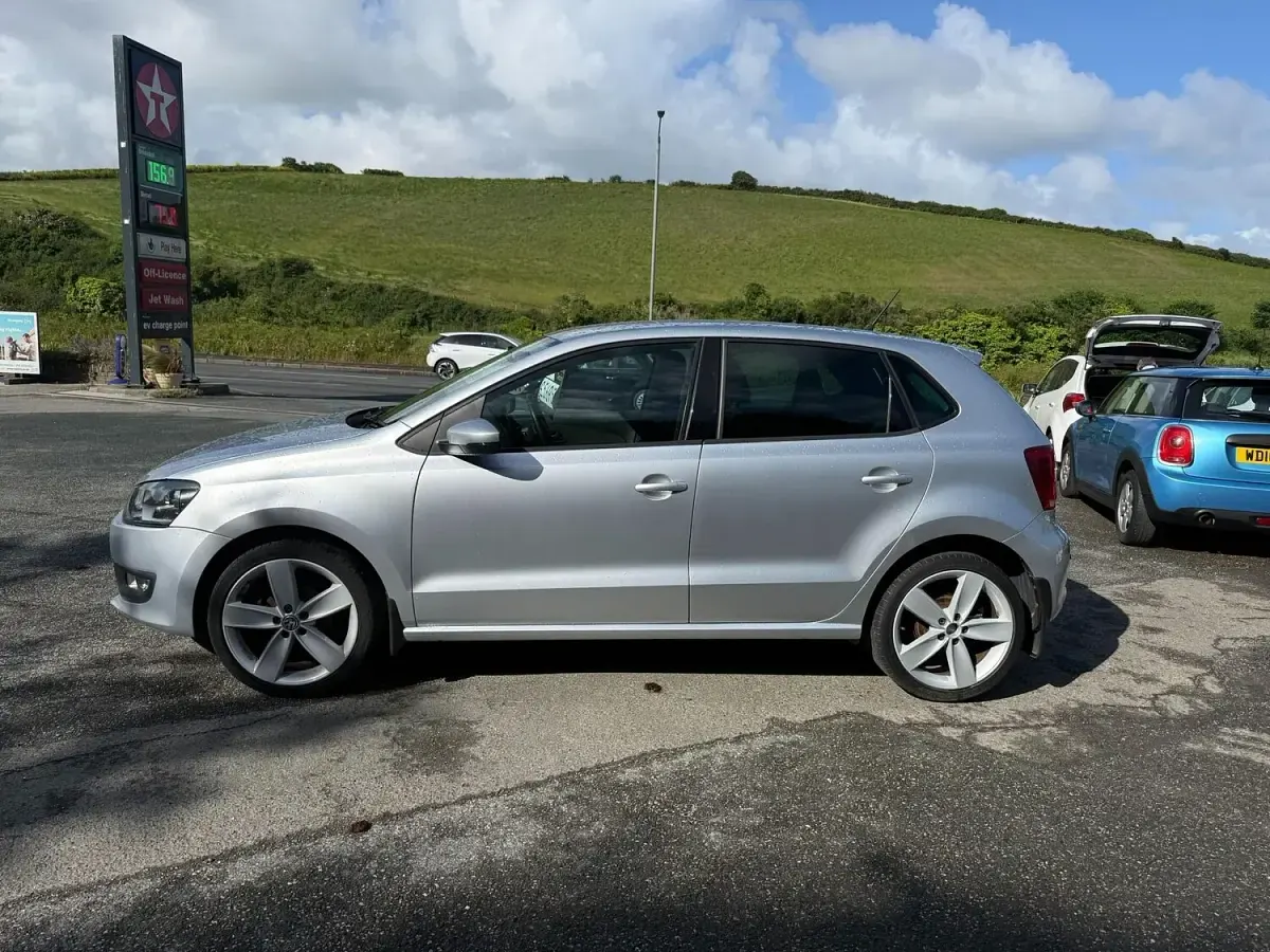 Used VW Polo SEL 90 HP (66 kW) 2012 Silver Hatchback
