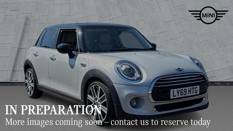 Silver Used 2019 Mini Cooper Exclusive Hatchback | £16,695 (A bit pricey) - Image 1/4