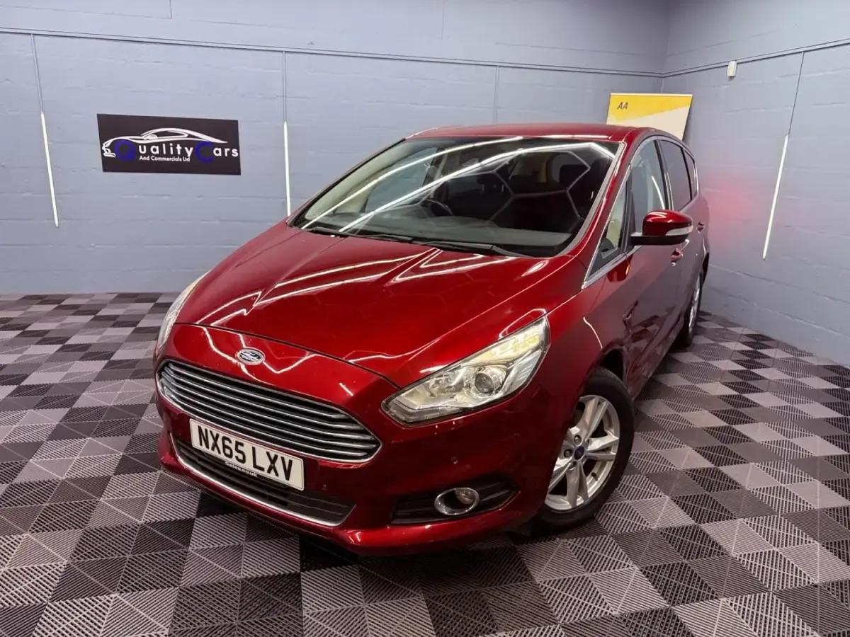 Usado Ford S-MAX Titanium 150 CV (110 kW) 2015 Rojo Monovolumen