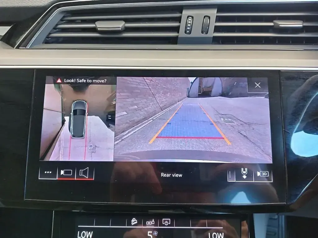 Used Audi e-tron Comfort 300 kW (408 HP) 2019 Grey SUV
