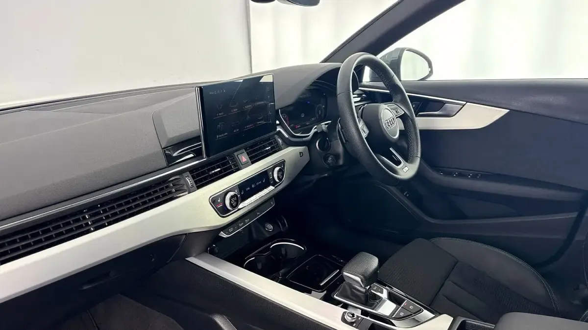 Used Audi A4 S-Line 150 HP (110 kW) 2023 Grey Estate