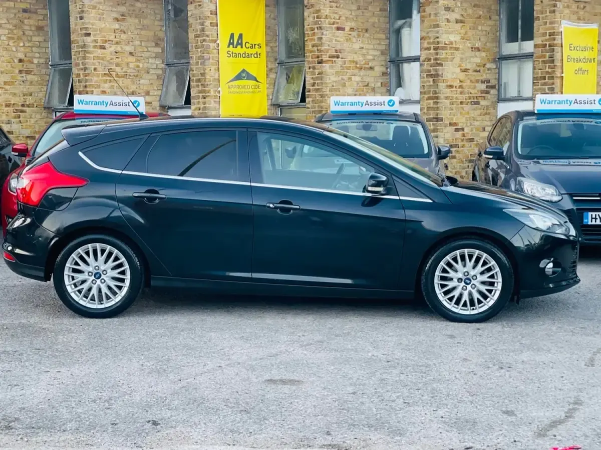 Usado Ford Focus Zetec 2013 Preto Citadino