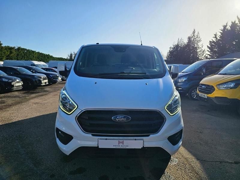 Used Ford Transit Custom Limited 130 HP (95 kW) 2019 White Van